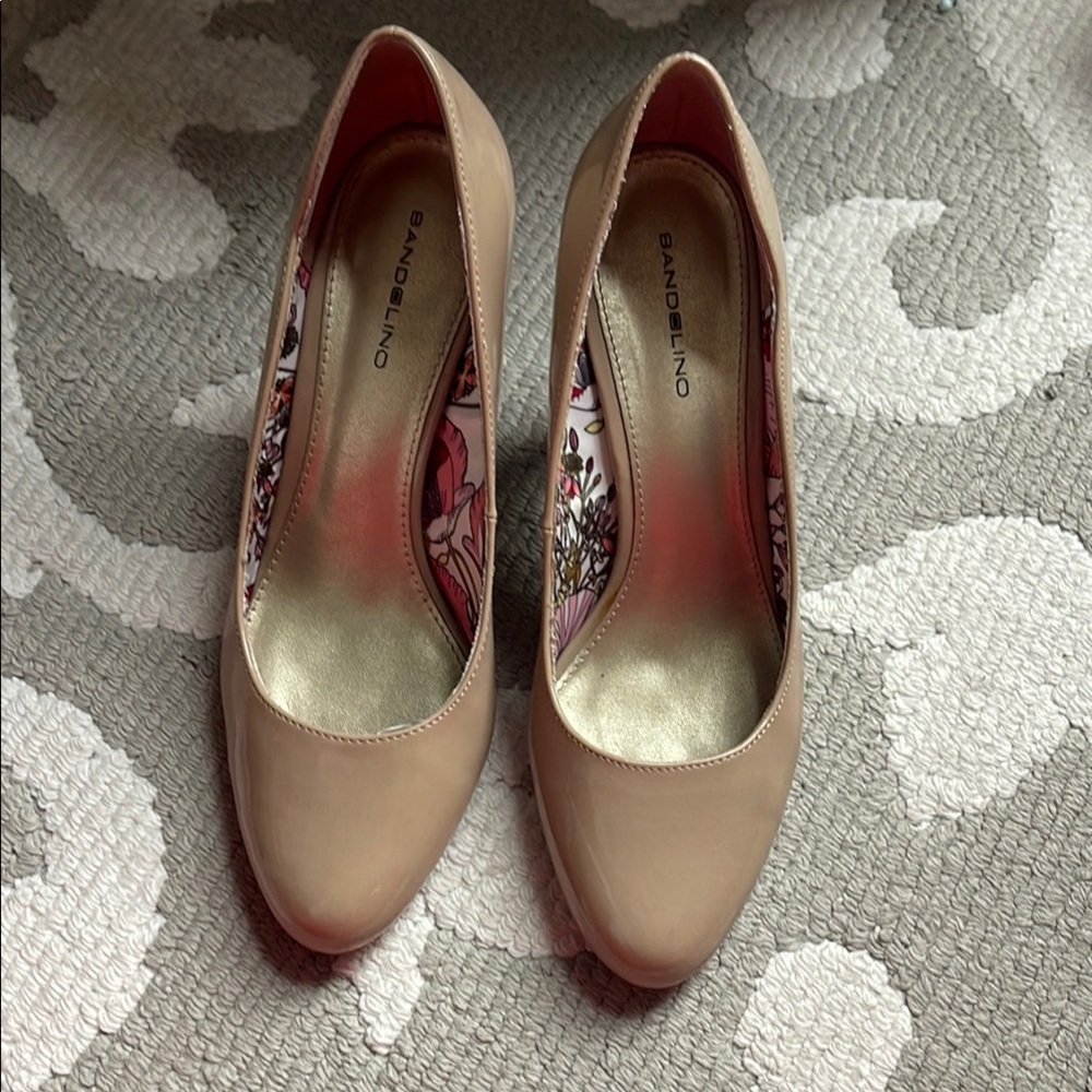 Bandolino Women's Tan Pumps